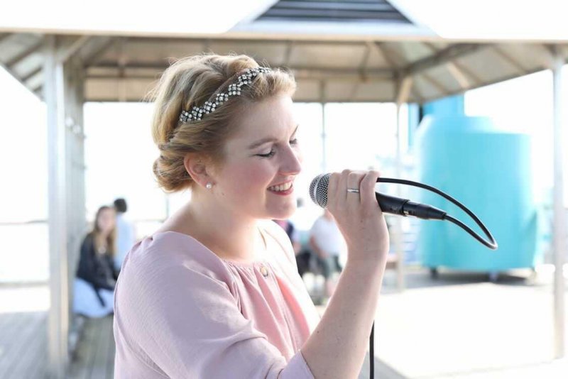 Foto 6 von Hochzeitssängerin Lübeck