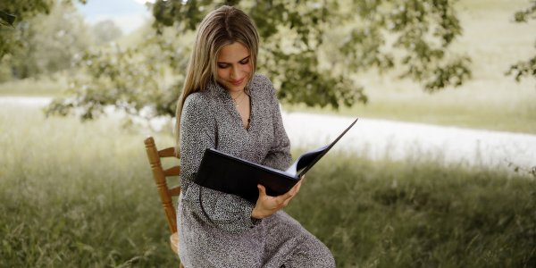 Foto 1 von Jessica Blankenhorn - Freie Rednerin, Autorin und Poetry Slammerin